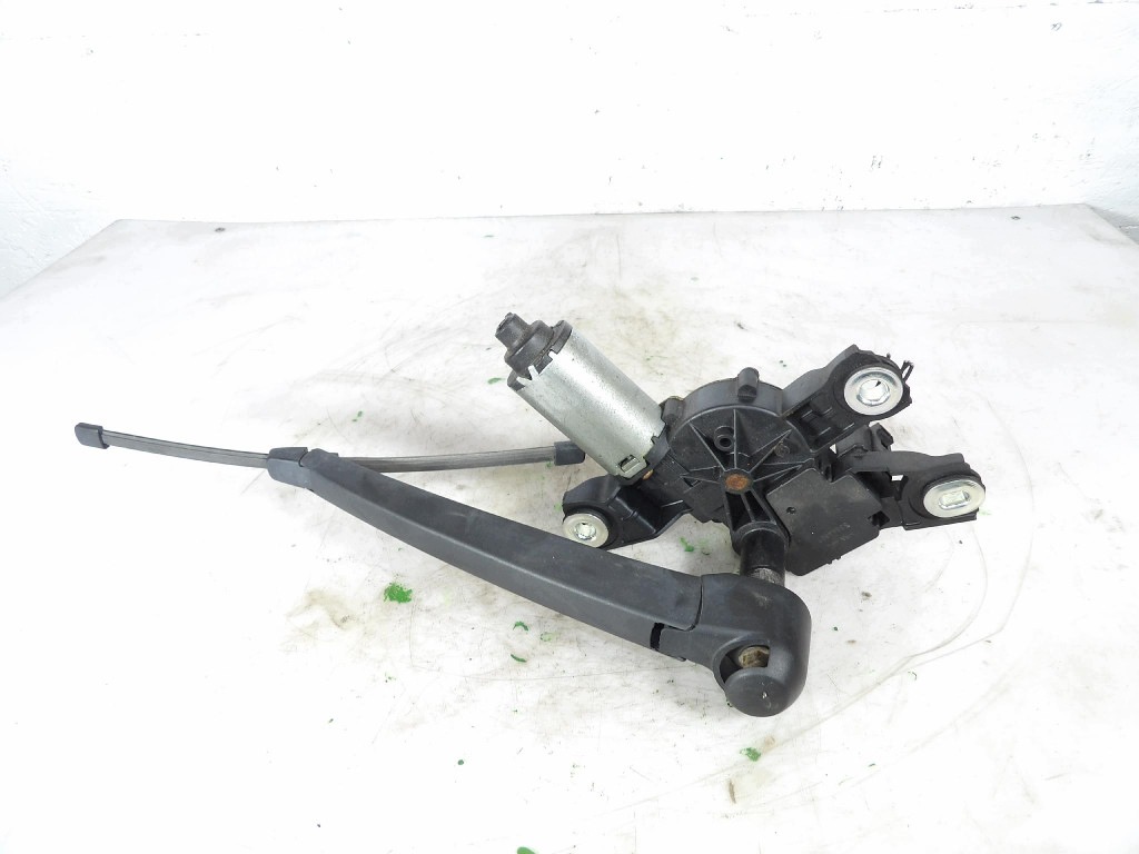 VW PASSSAT B6 KOMBI motor wischer heck 53844887