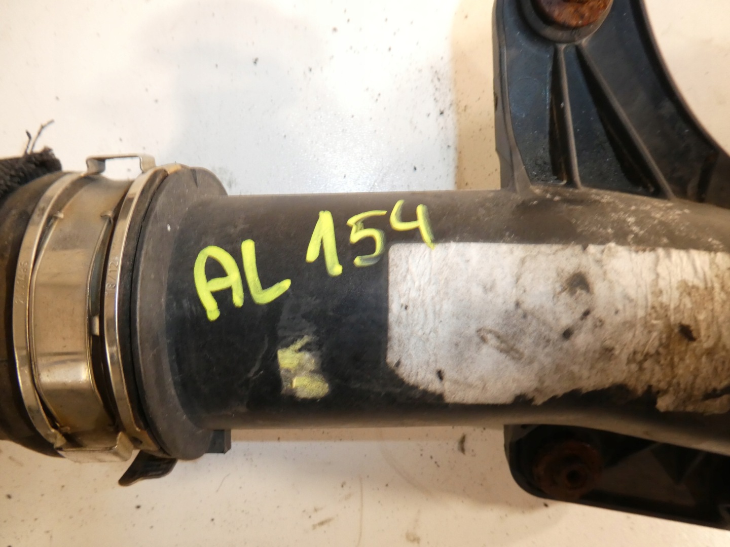 AUDI A4 B8 LIFT SCHLAUCH INTERCOOLER 8K0145673