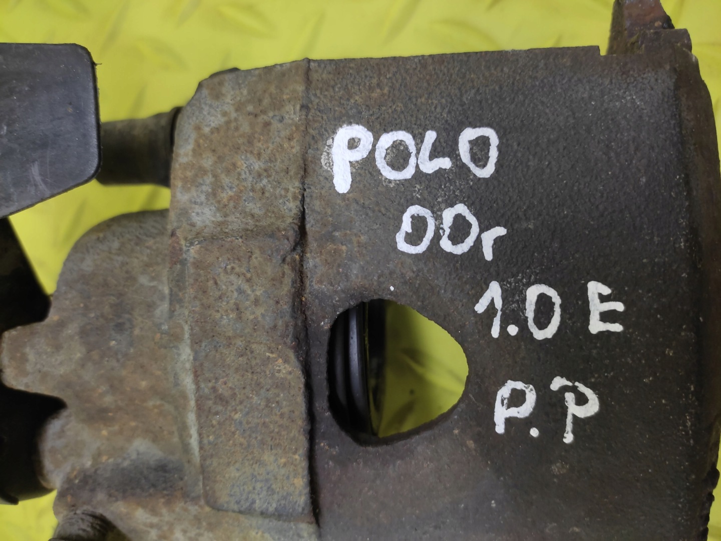 VW POLO 1.0 caliper brake right front