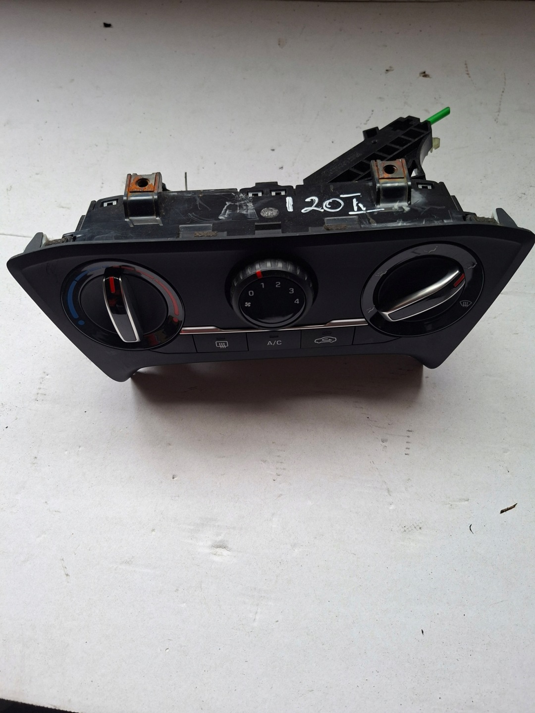 Unite commande clima HYUNDAI I20 II 14-20 97250-C80XX