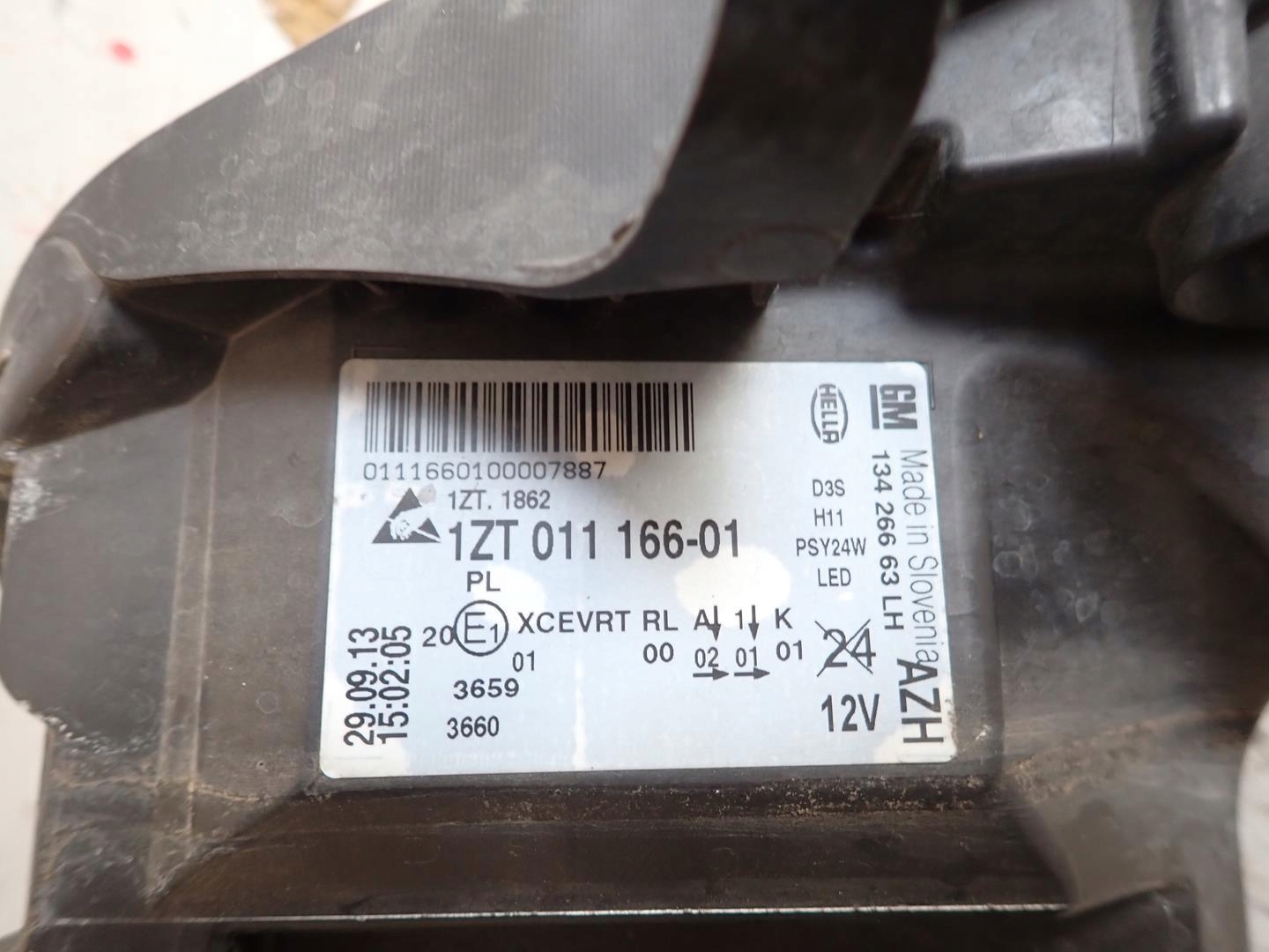 light front front left OPEL INSIGNIA A LIFT 2013- BI-XENON SKR 13426663