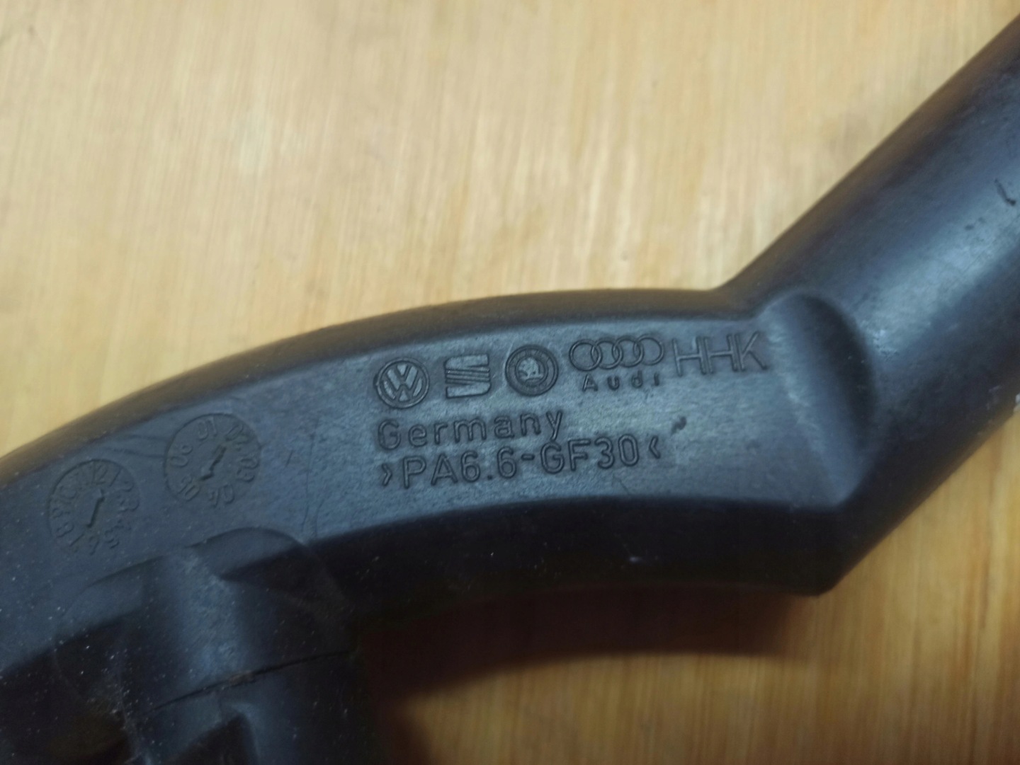 cijev crijevo vode AUDI VOLKSWAGEN SEAT 030121026F