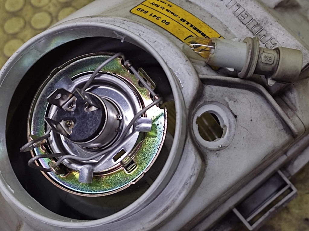 OPEL ASTRA F REFLEKTOR licht links vorne 90341849