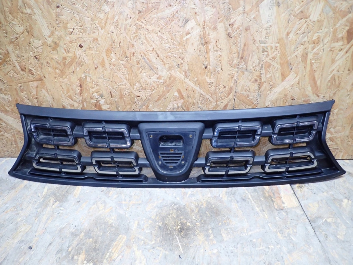 Grill DACIA DUSTER 2 II HM 2017-2021R 622109628R