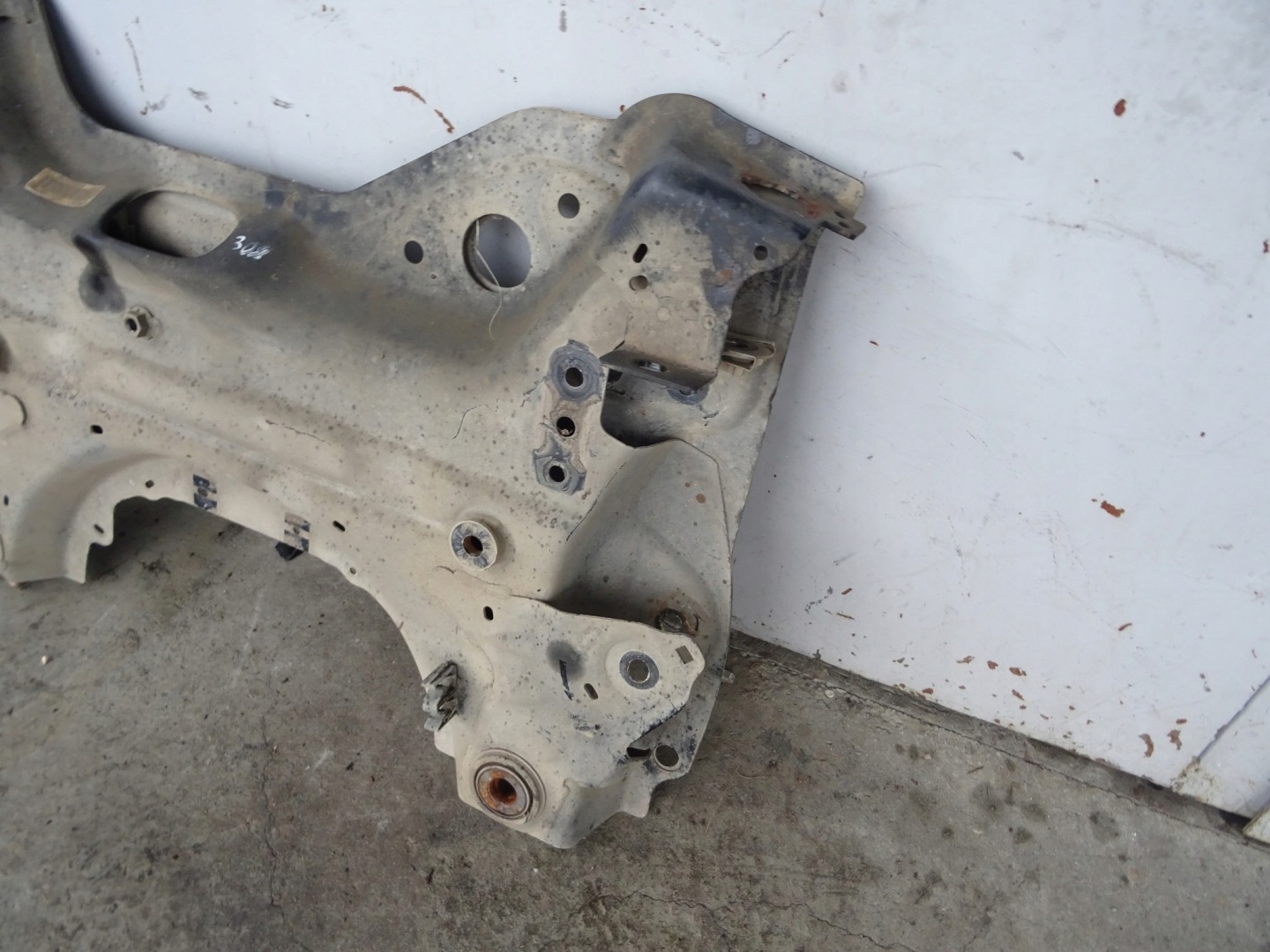 PEUGEOT 308 II T9 axle beam subframe front axle beam 1.6 HDI