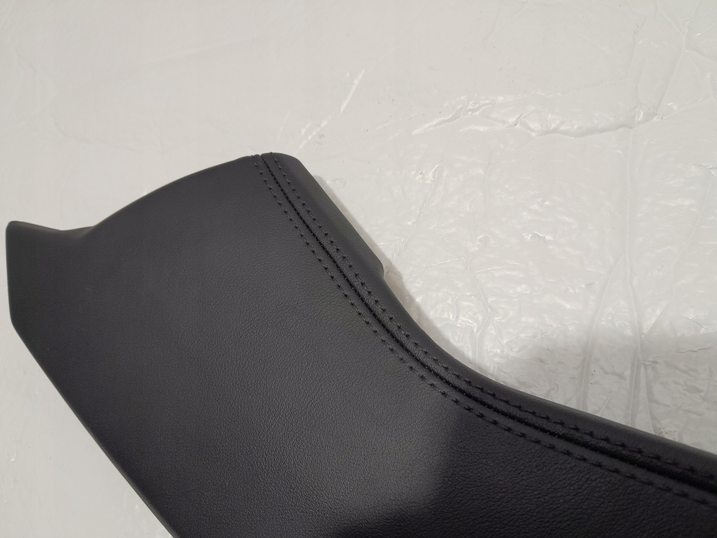 AUDI Q5 80A moulding side TUNELU SRODKOWEGO left leather 80B863305C