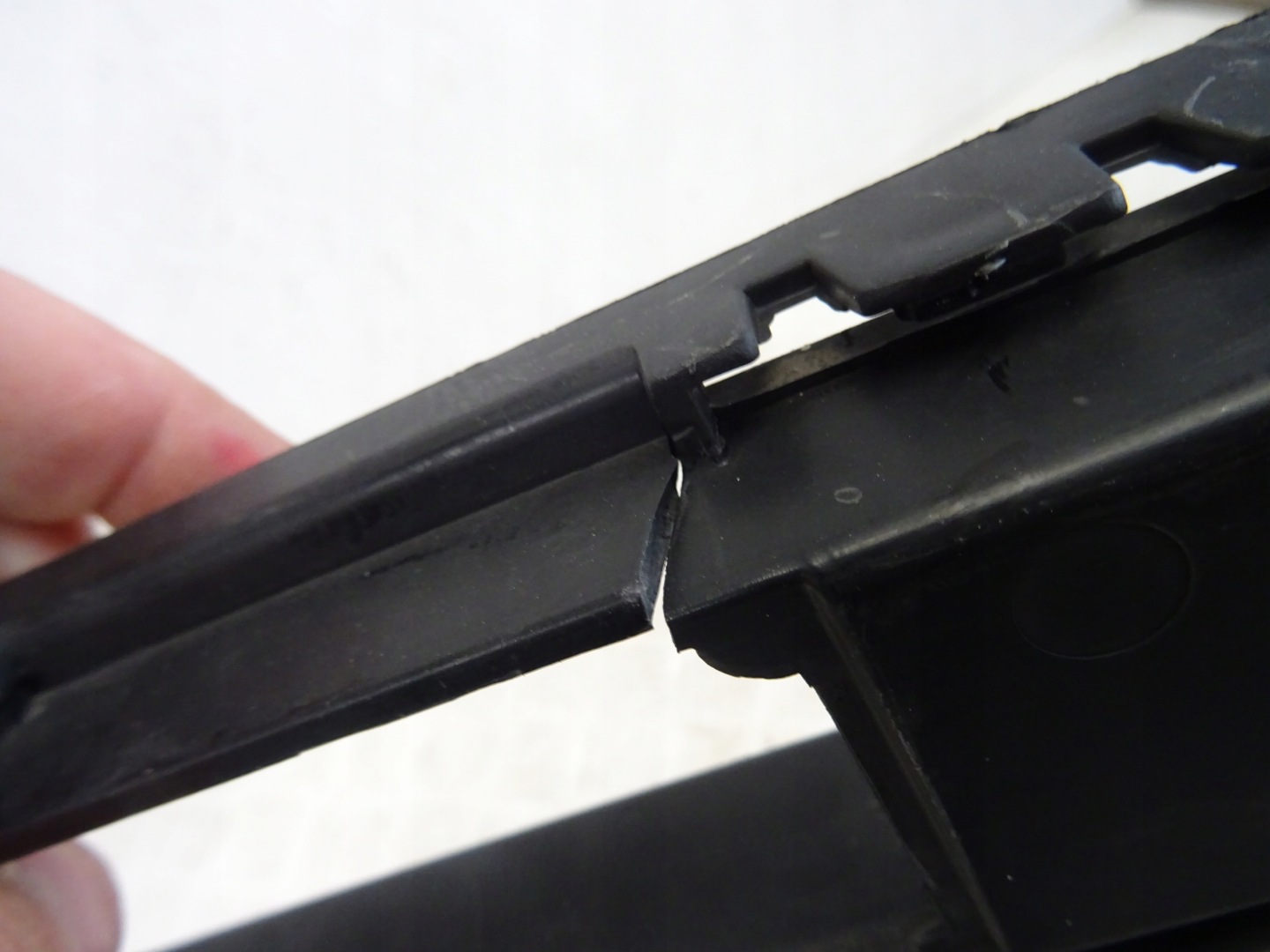 grid of a bumper front front central FORD TRANSIT CUSTOM MK2 PZ31-17K946