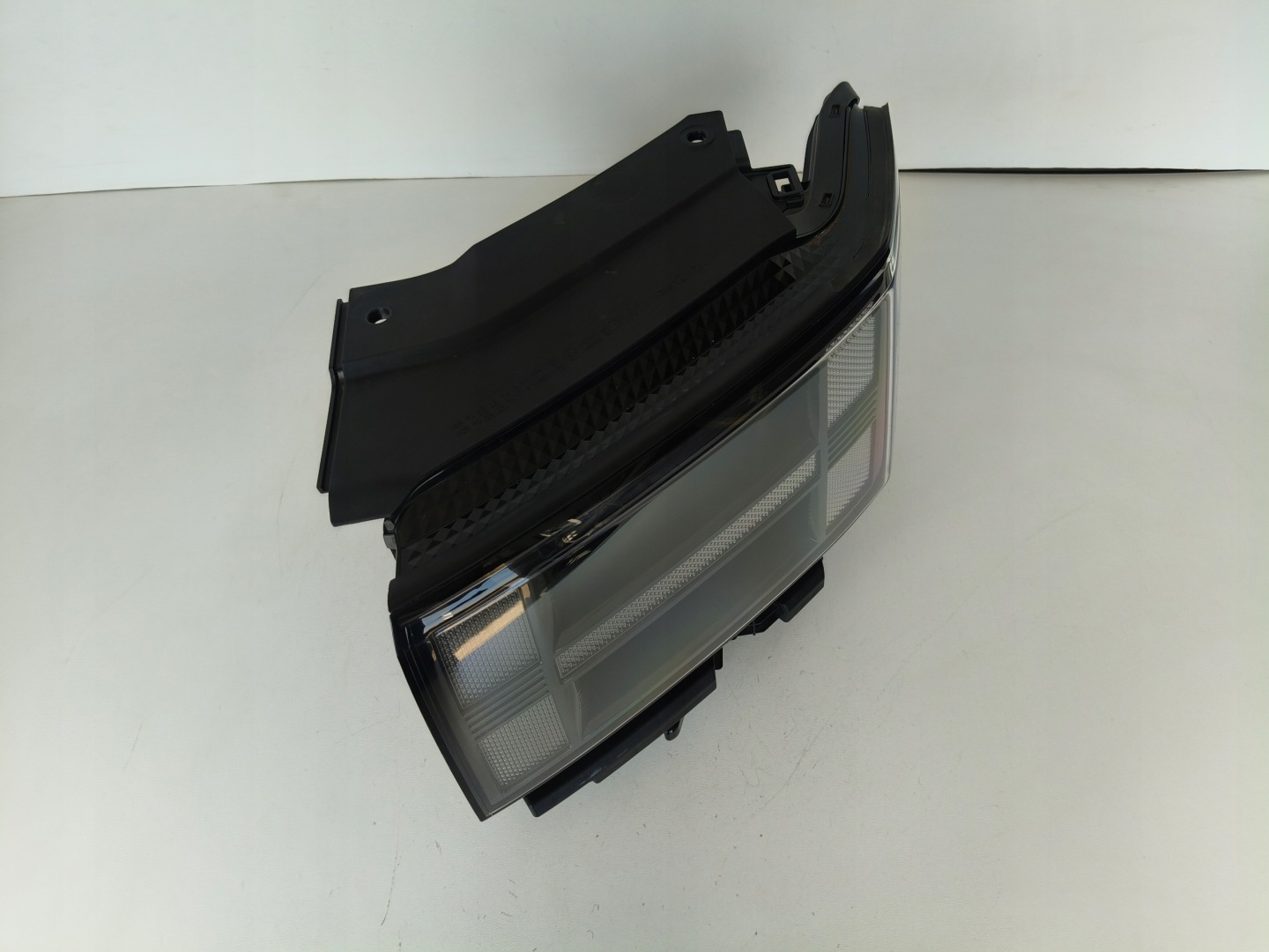 light left REFLEKTOR HYUNDAI SANTA FE V 23- FULL LED