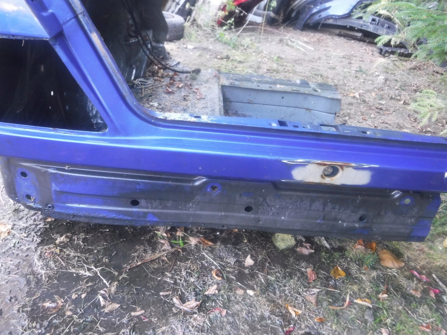 mercedes w124 coupe sárvédö far hátsó bal
