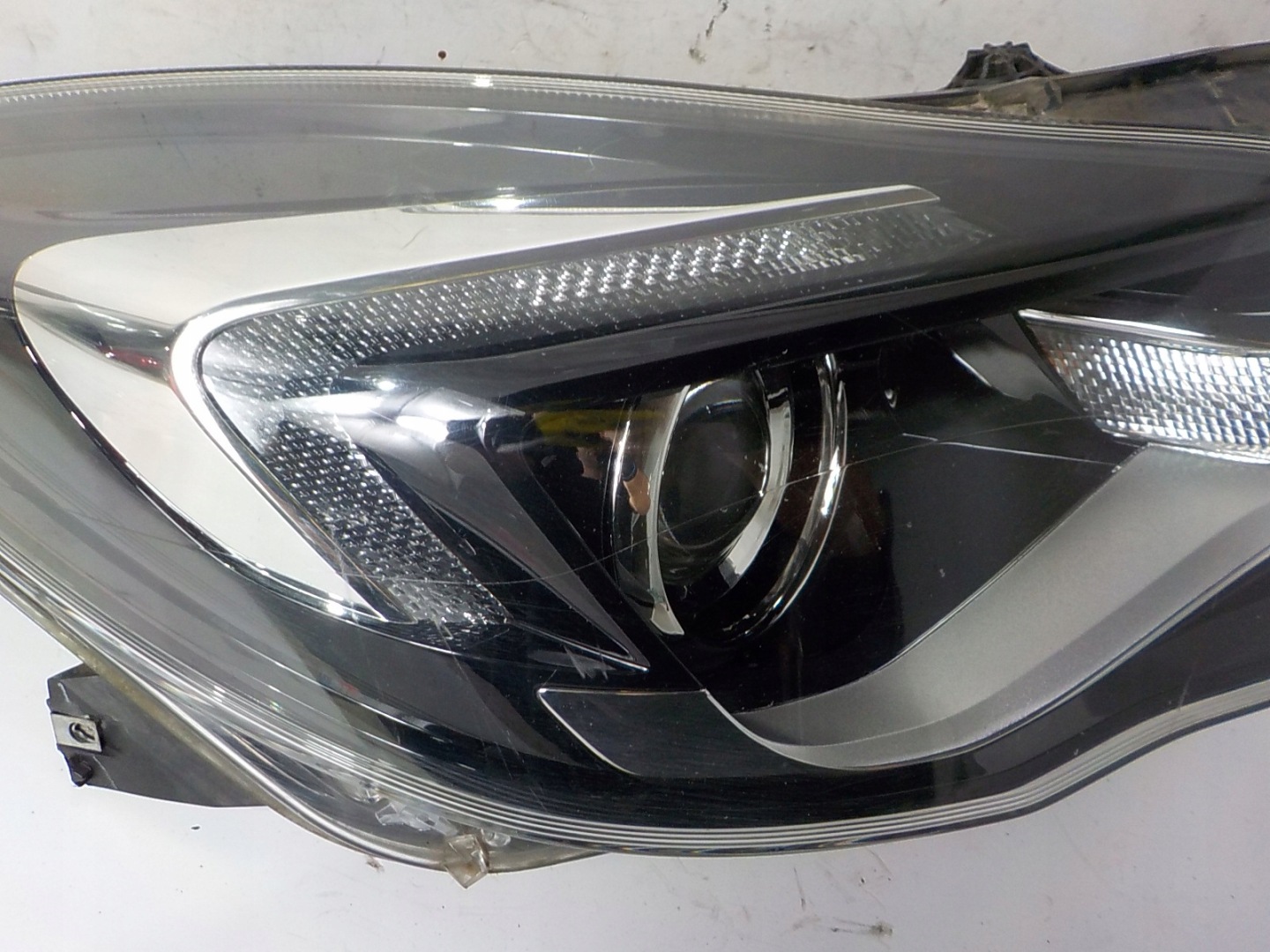 OPEL INSIGNIA A LIFT light right front front UK