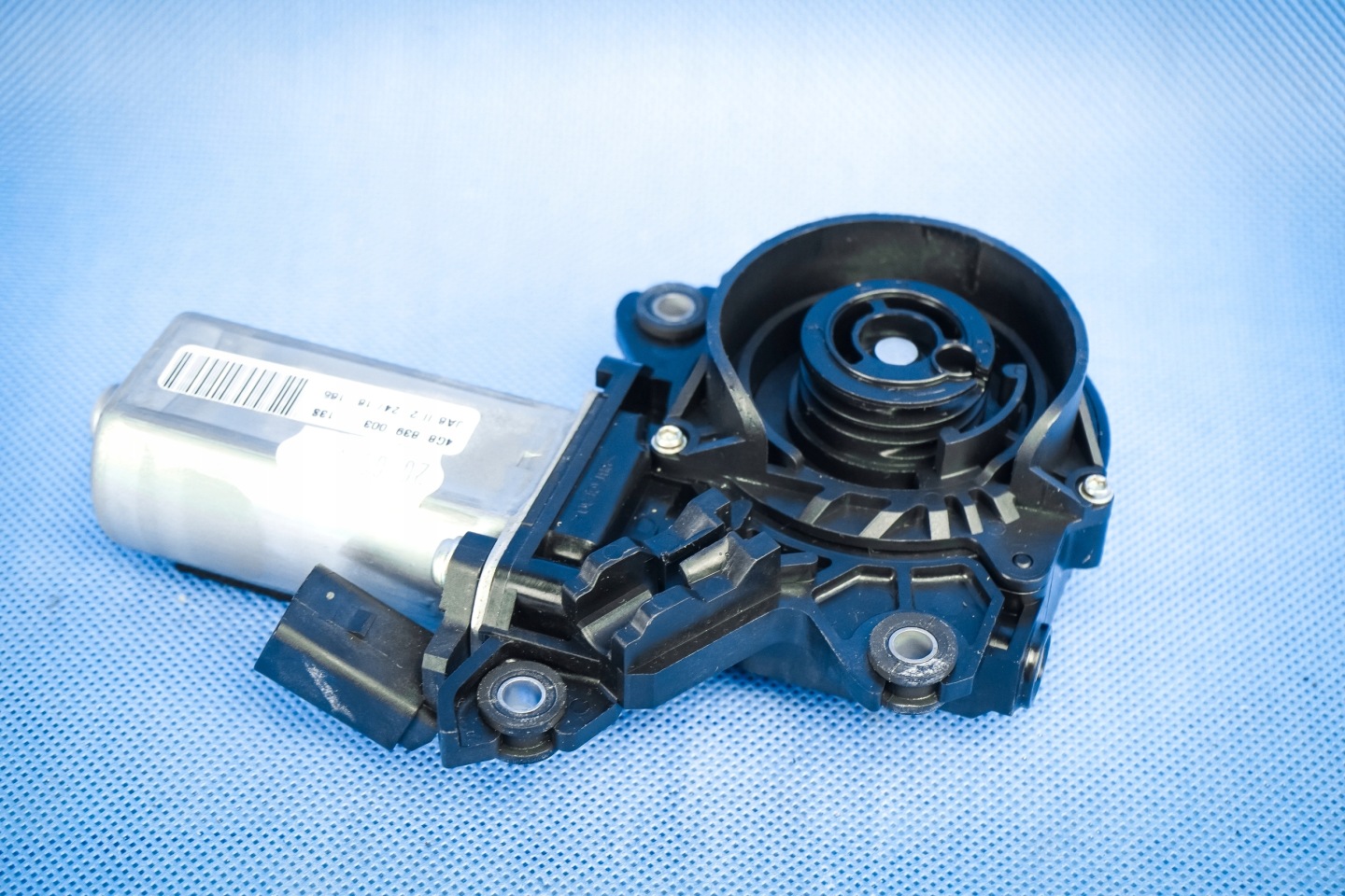 engine dociagu door Audi A7 S7 RS7 4G8 4G8839003