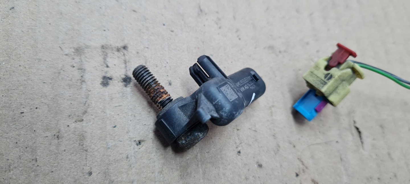A4 B9 8W impact sensor connecting spoiler 4M0959651 A5 8W Q7 4M Q5 80A