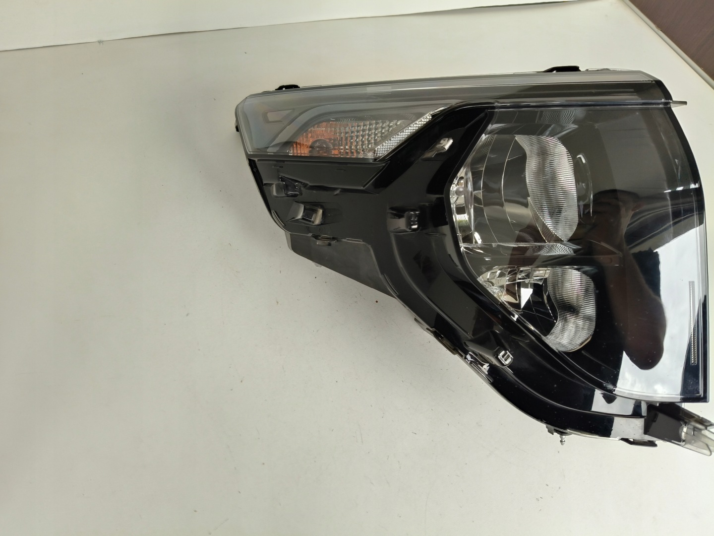 light right REFLEKTOR FORD TRANSIT COURIER 24