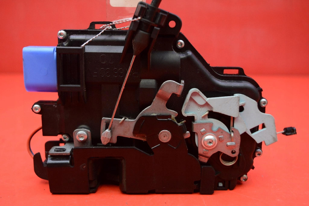 lock door right front front EU 3D1837016AC SKODA OCTAVIA 2 II 5D HB 08