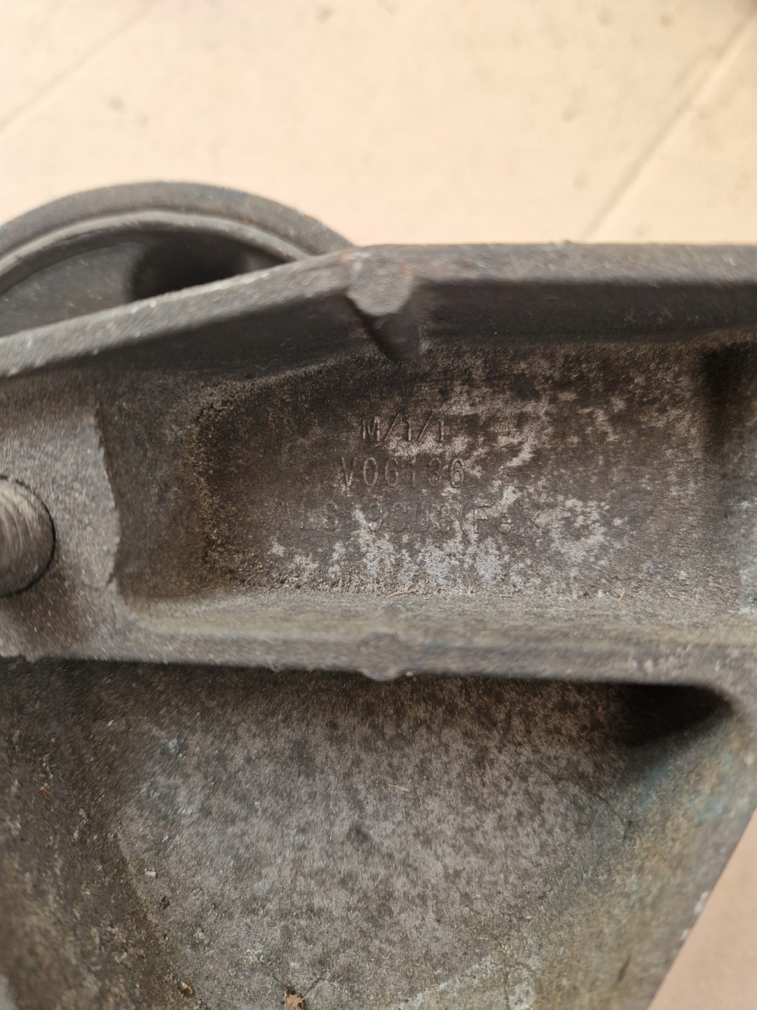engine mount OPEL INSIGNIA 2.0 CDTI 13228303