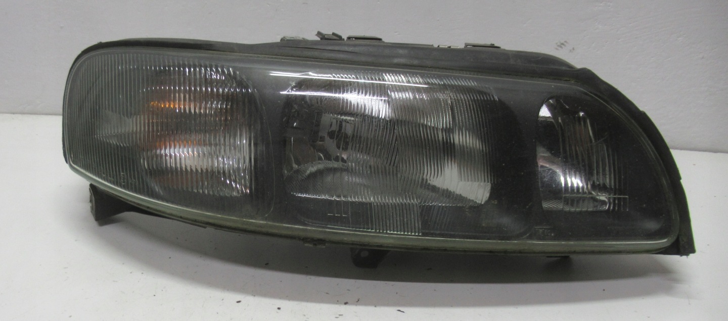 VOLVO S60 04R light right front 8693578 EUROPA