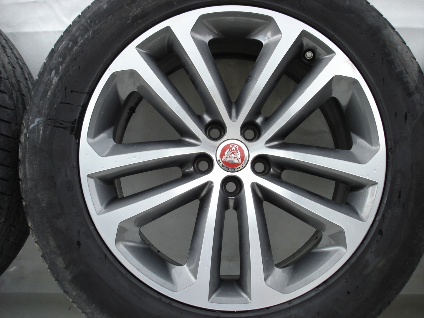 JAGUAR F-PACE CERCHI ruote 255/55/19