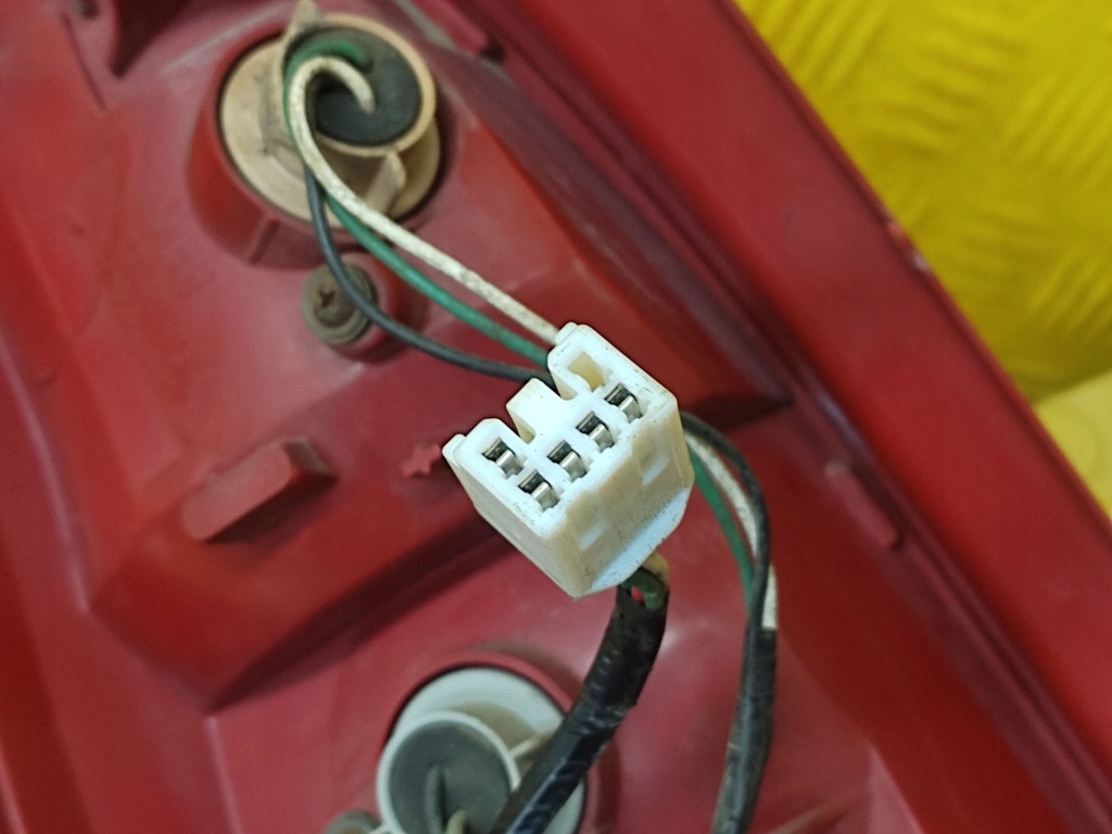 MAZDA PREMACY light right rear part