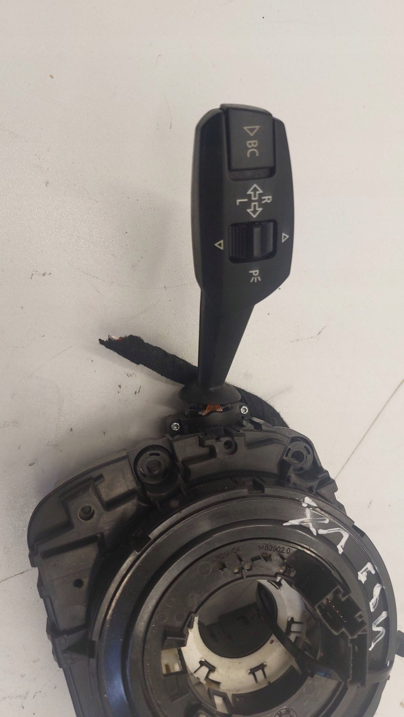 BMW E81 E87 E91 steering wheel levers and controls ring sensor steering control 9110893