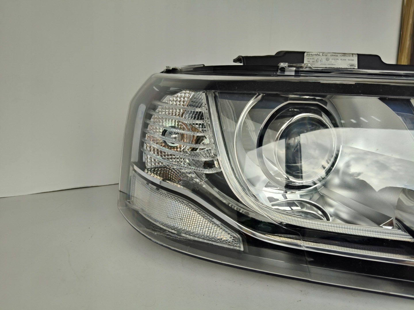light right REFLEKTOR LAND ROVER FREELAND II 10- LIFT LED