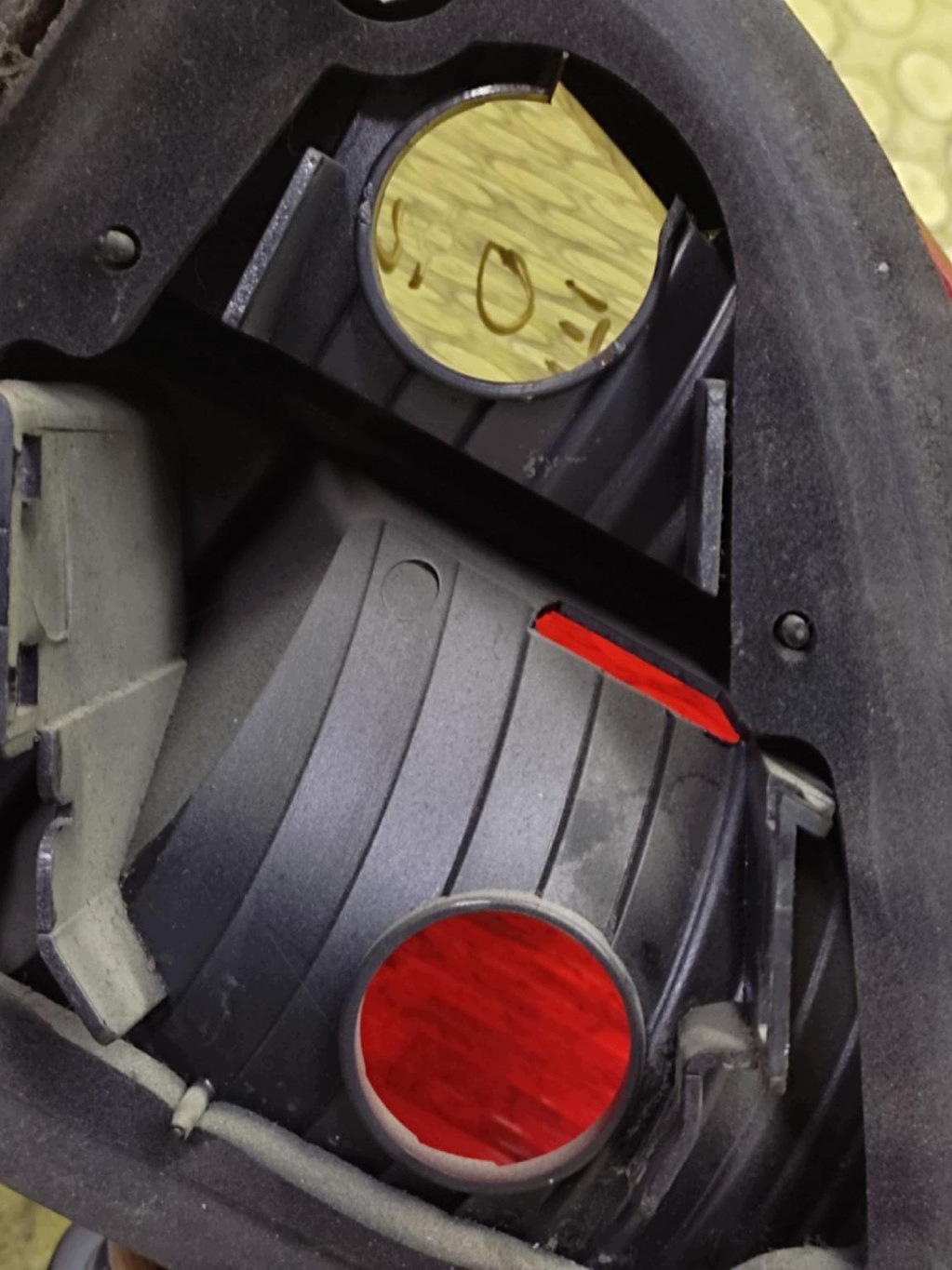 SEAT LEON and light left rear part 1M6945111
