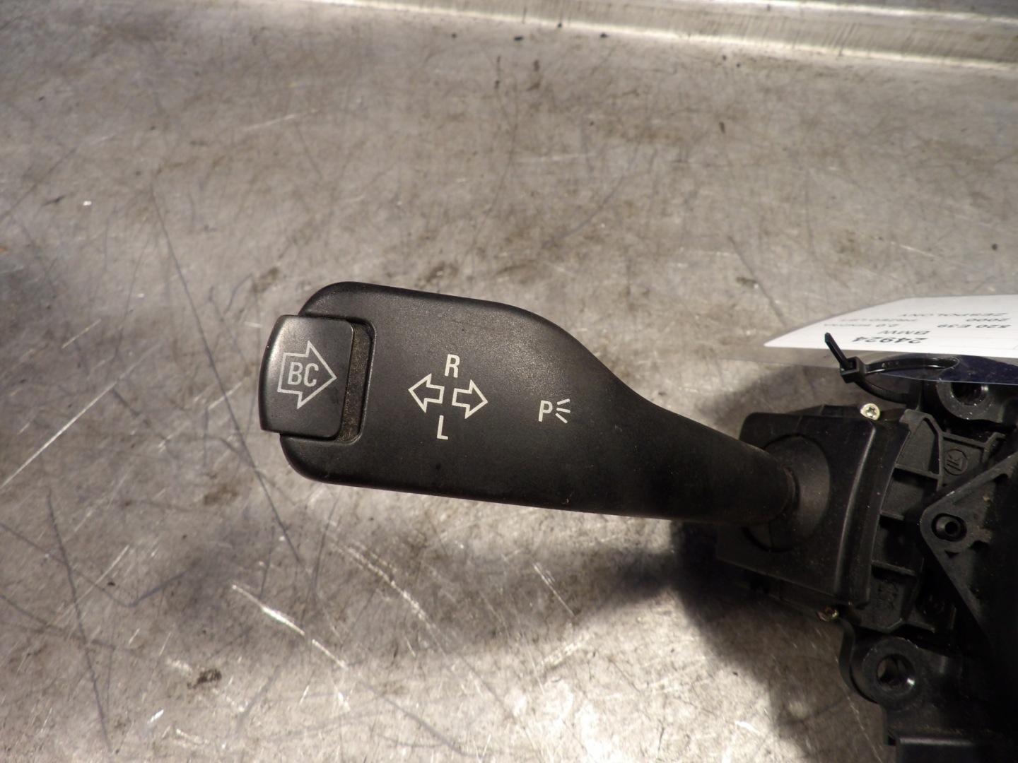BMW E39 DEVIO LUCI TERGICRISTALLO TERGI KOMBI 8363668, 8363664
