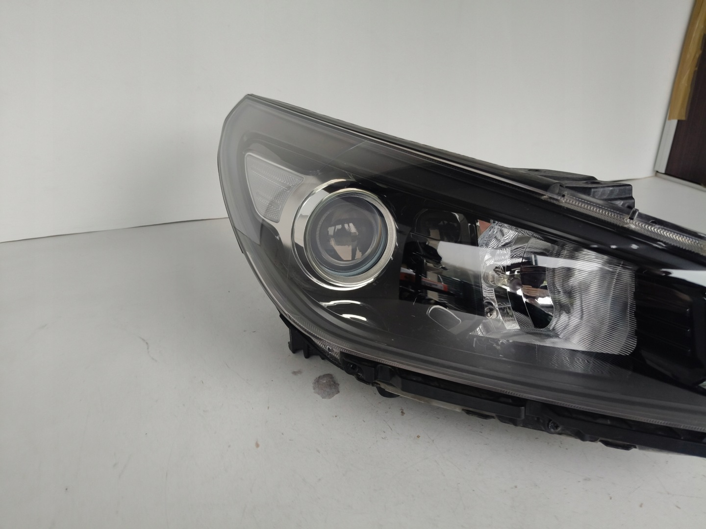 light right REFLEKTOR HYUNDAI I30 III 17- N CIEMNA