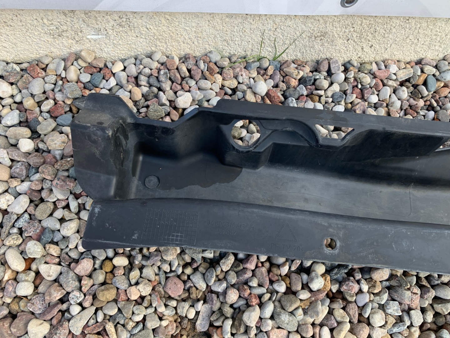cover under the window left CHRYSLER 300C 3.0 V6 CRD 04806310AC 52882