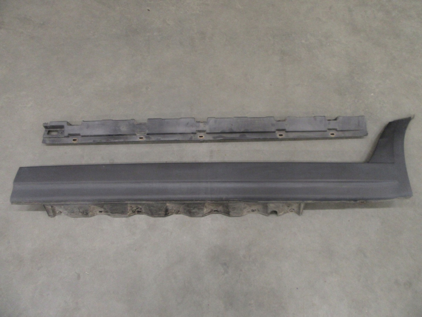 moulding threshold left holder bracket of the threshold BMW e83 X3
