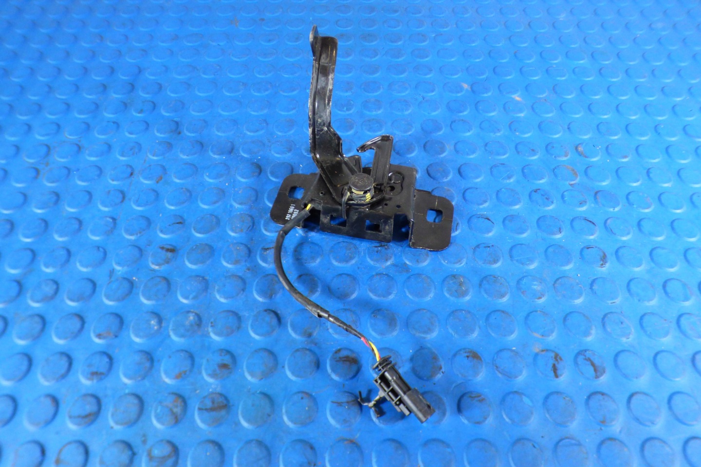 bonnet latch lock 39216601 stBDB OPEL ASTRA K V