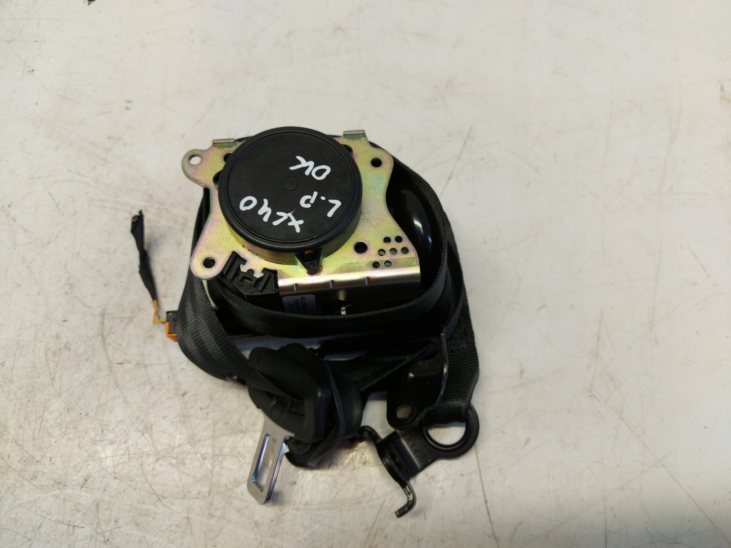 VOLVO XC40 tension belt safety front left