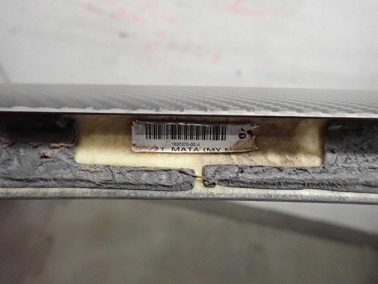 spoiler bonnet TESLA Y 2020- CARBON 1627370-00-A
