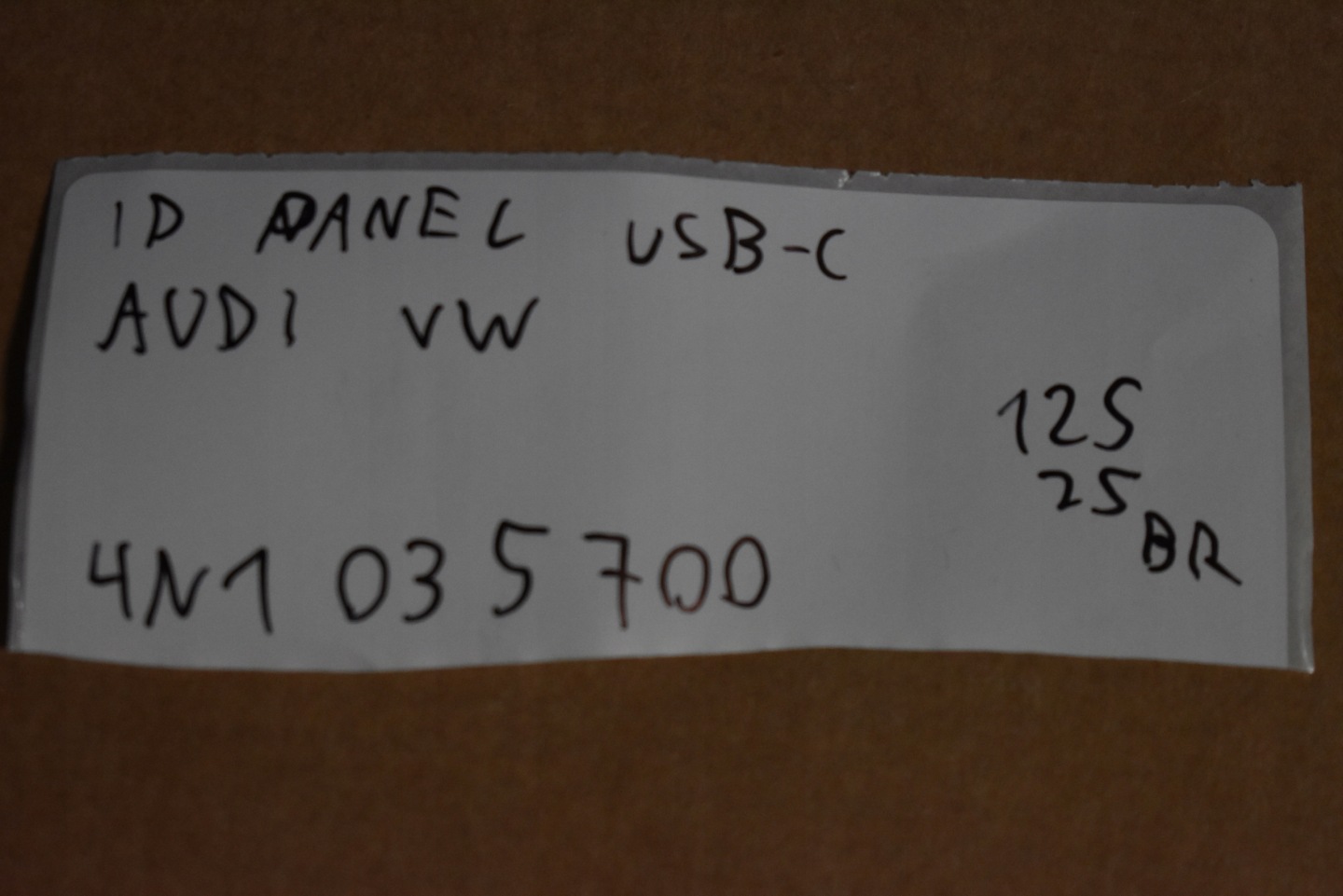 IDEALNY PANEL USB-C AUDI VW 1