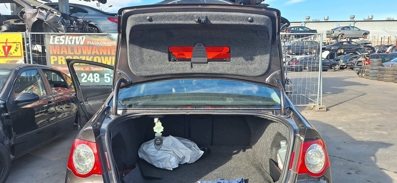trunk door boot VW PASSAT 04- code LAK LC8Z
