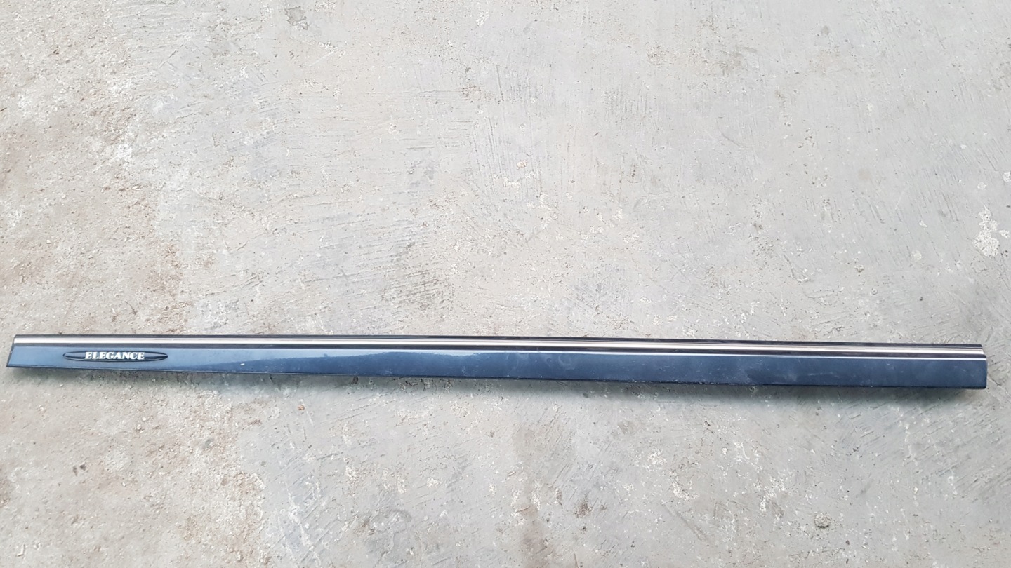 MERCEDES W209 moulding door left front ELEGANCE