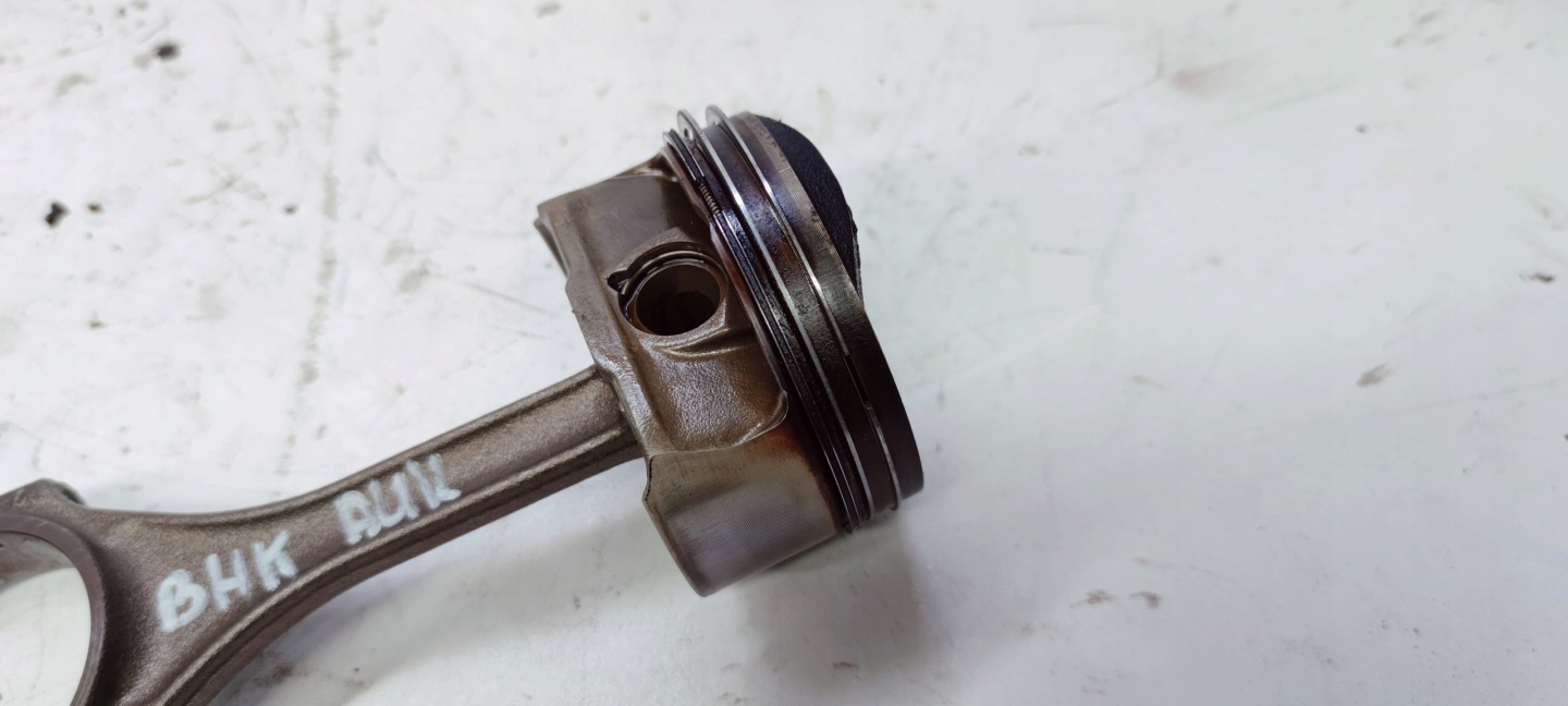 PISTON + BIELLE AUDI 3.2 FSI AUK BKH 06EA 84L108