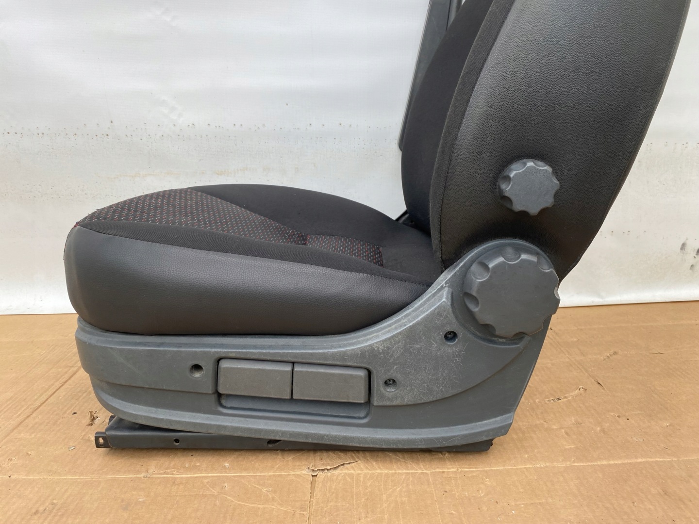 DUCATO BOXER JUMPER 06- seat front left driver´s front z PODLOKIETNIKIEM