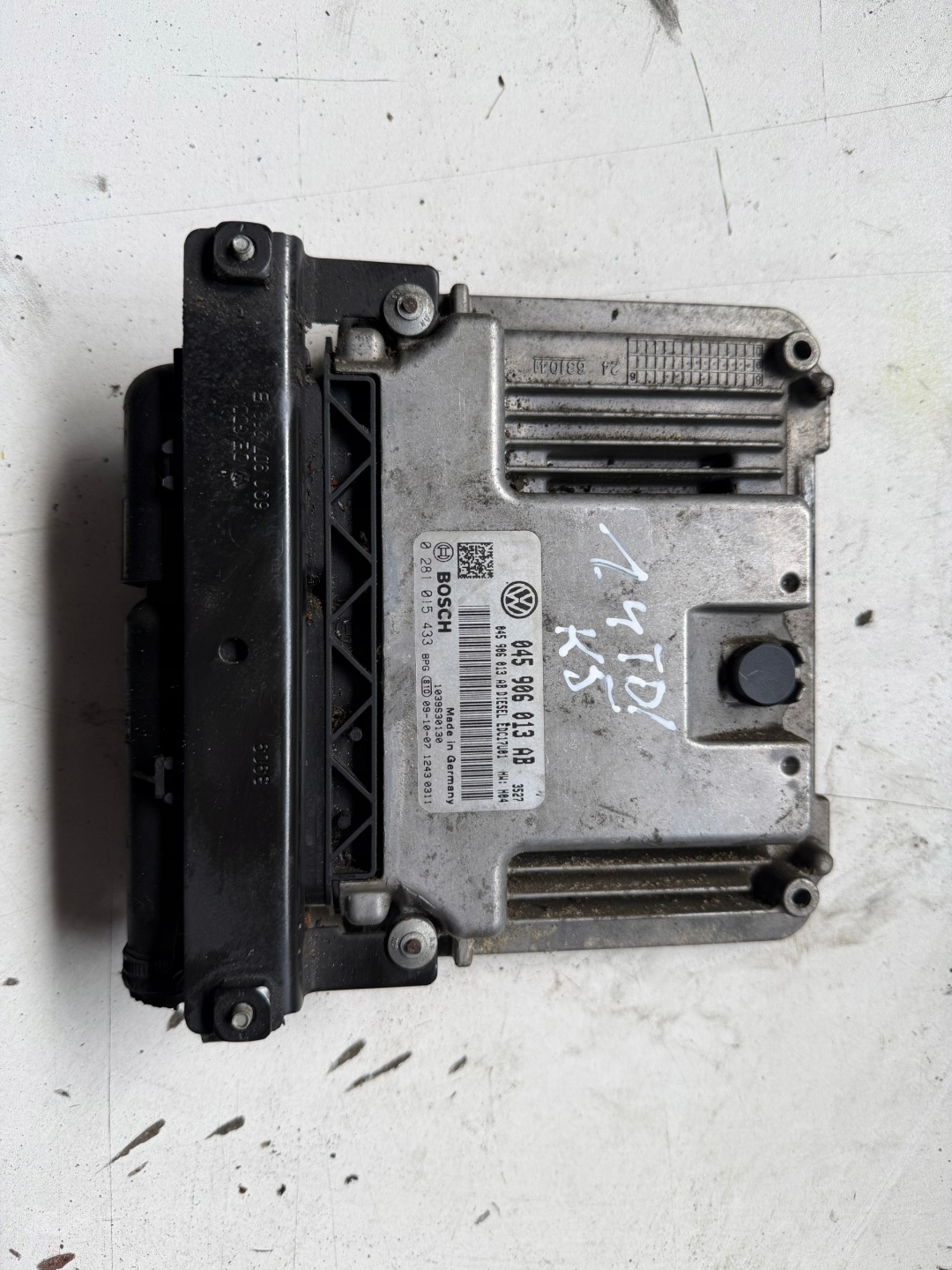 computer control unit of the engine SEAT IBIZA IV 1.4 TDI 045906013AB