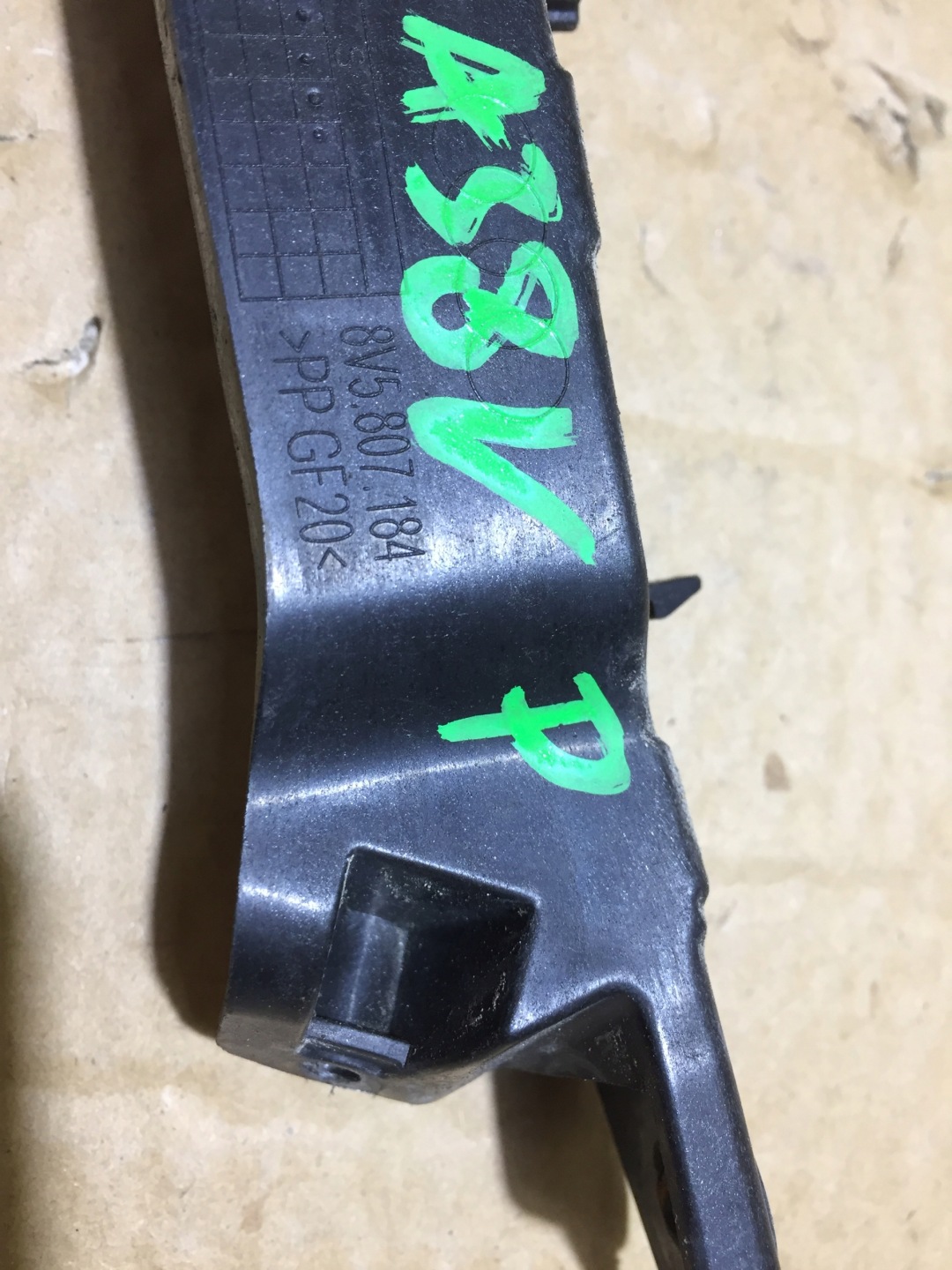 AUDI A3 8V bumper bracket right front 8V5807184