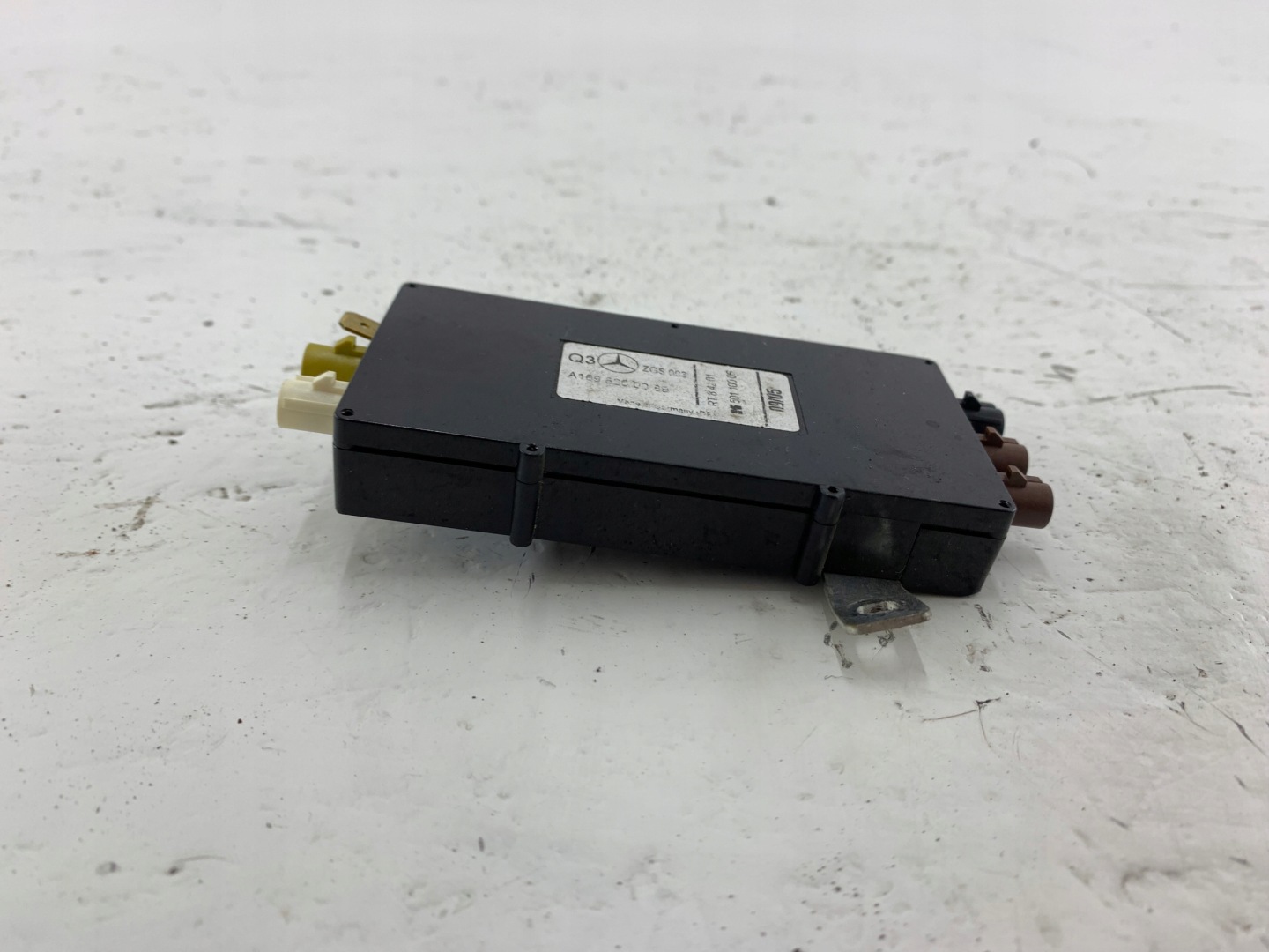 MERCEDES W169 antenna amplifier A1698200089
