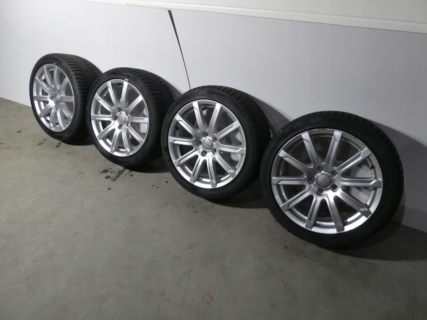4X wheels discs tyres AUDI 8K0601025AJ 2020R 245/40/18