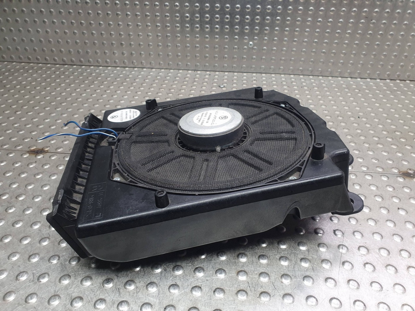 reprák SUBWOOFER pravý 6919354 6929100 BMW 5 E60 E61 LIFT