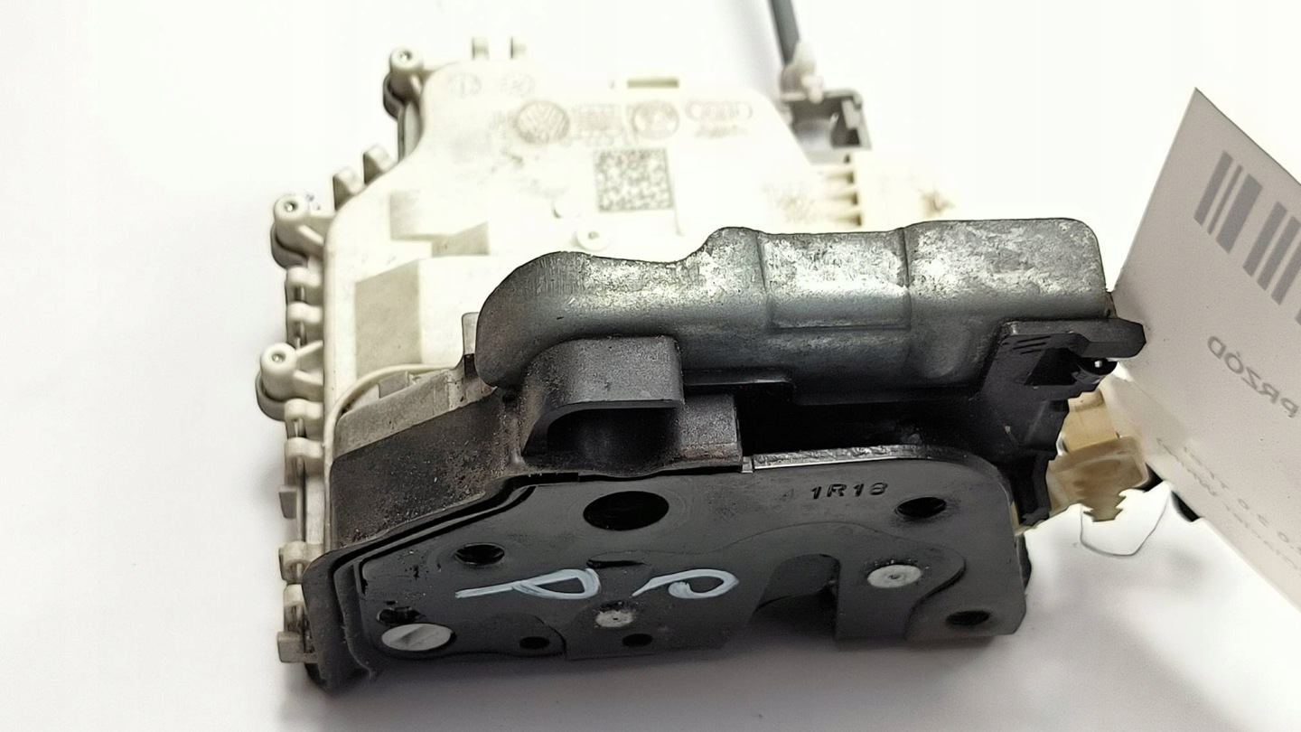 lock door right front 8W1837016B AUDI A4 B9 S-LINE