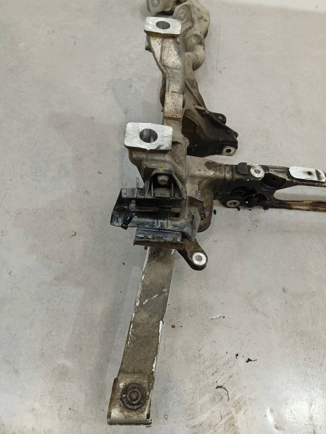 axle beam springing front 4M Audi Q7 II (2015-2026) SQ7