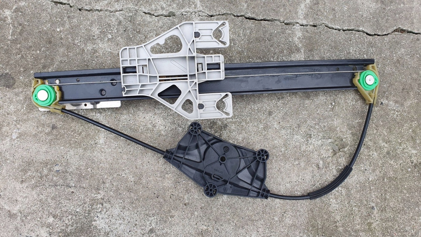 Audi A4 B8 8K0 window regulator right rear part