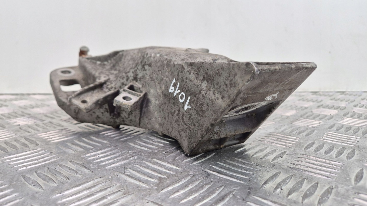 engine mount BMW X5 E70 3.0si 6772673 N52B30A