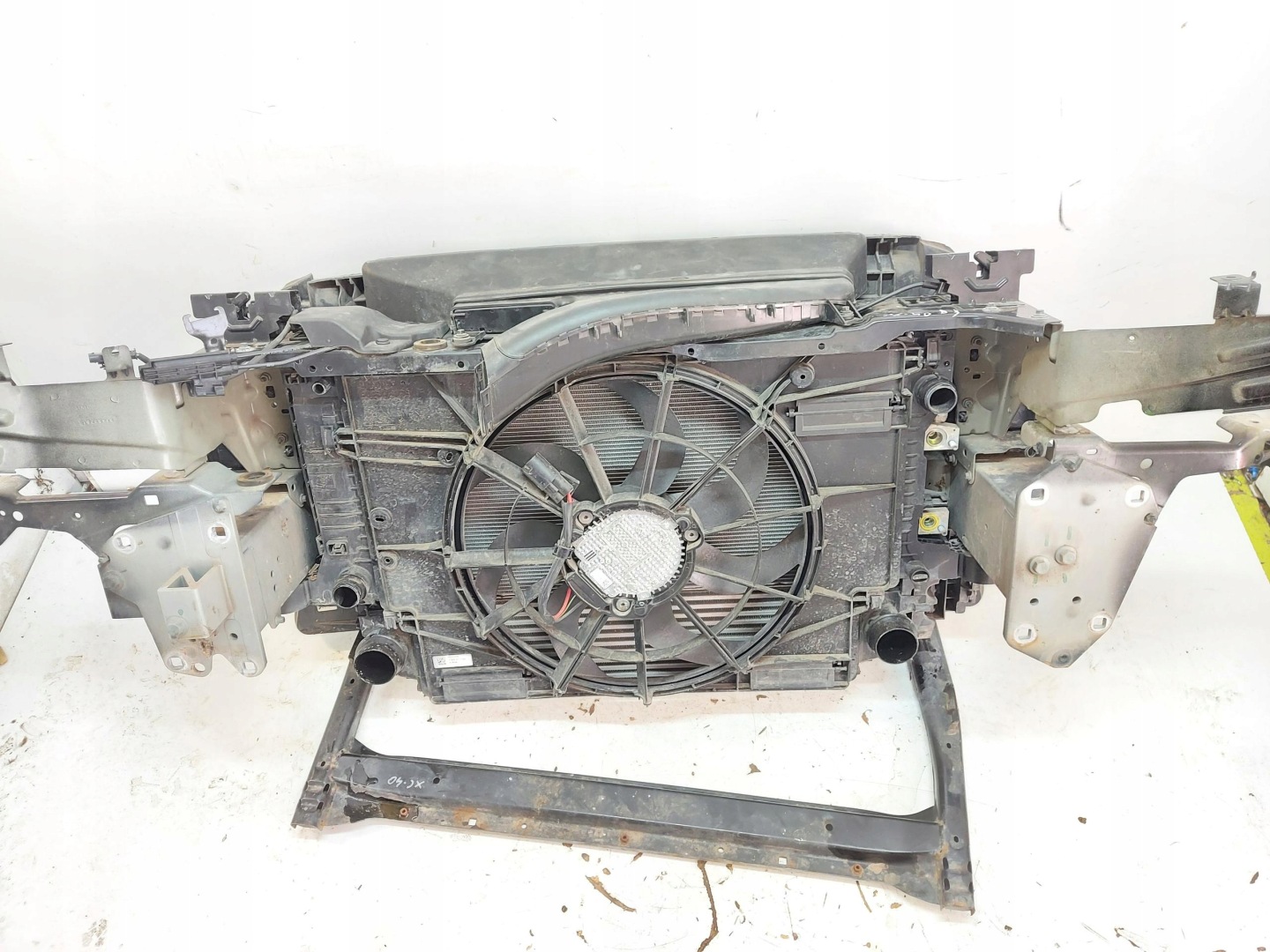 VOLVO XC40 D3 2.0 D support panel for radiators radiator fan pillar 32222109