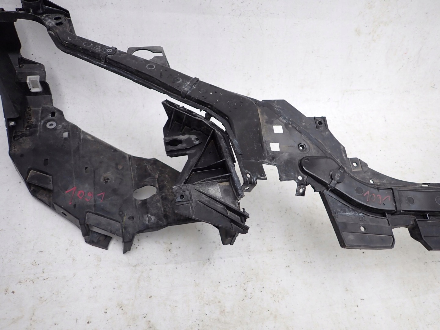 VOLVO XC40 12- support panel for radiators pillar front 31416490 right