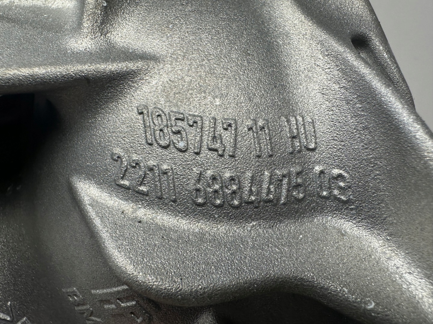 BMW G07 GX B57 engine mount left 6884475