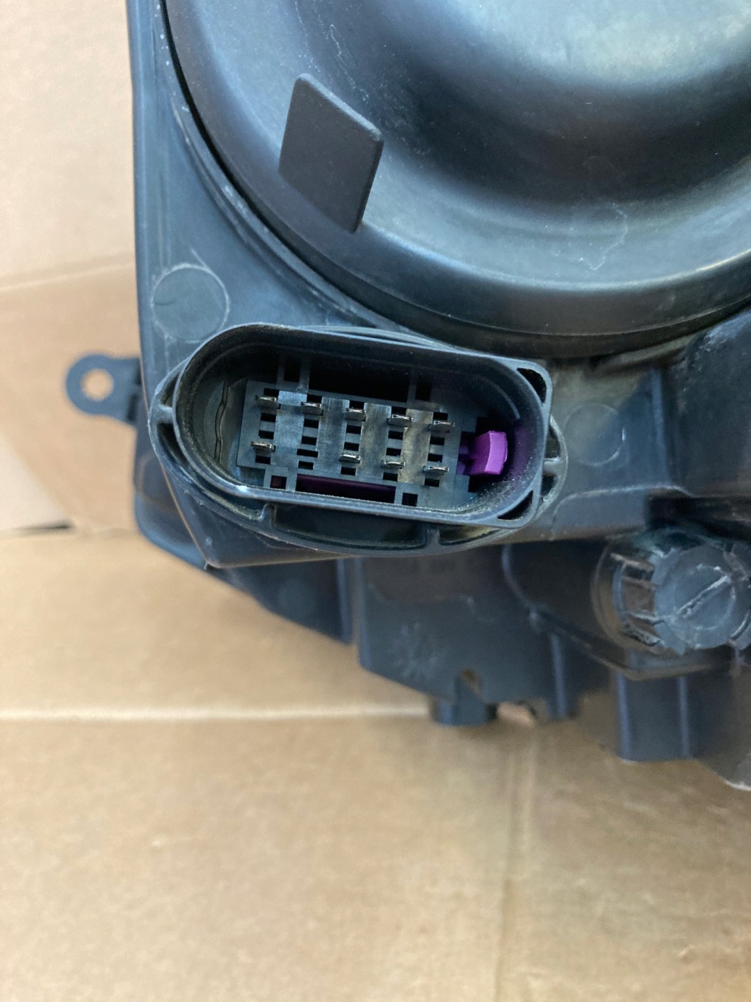 TRANSPORTER T5 LIFT 10- REFLEKTOR right light